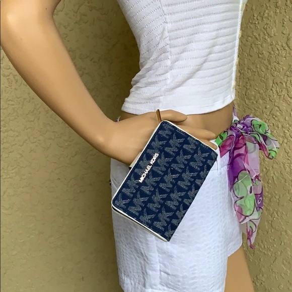 MICHAEL KORS JET SET TRAVEL MD BFLD ZIP CN - Picture 4 of 16